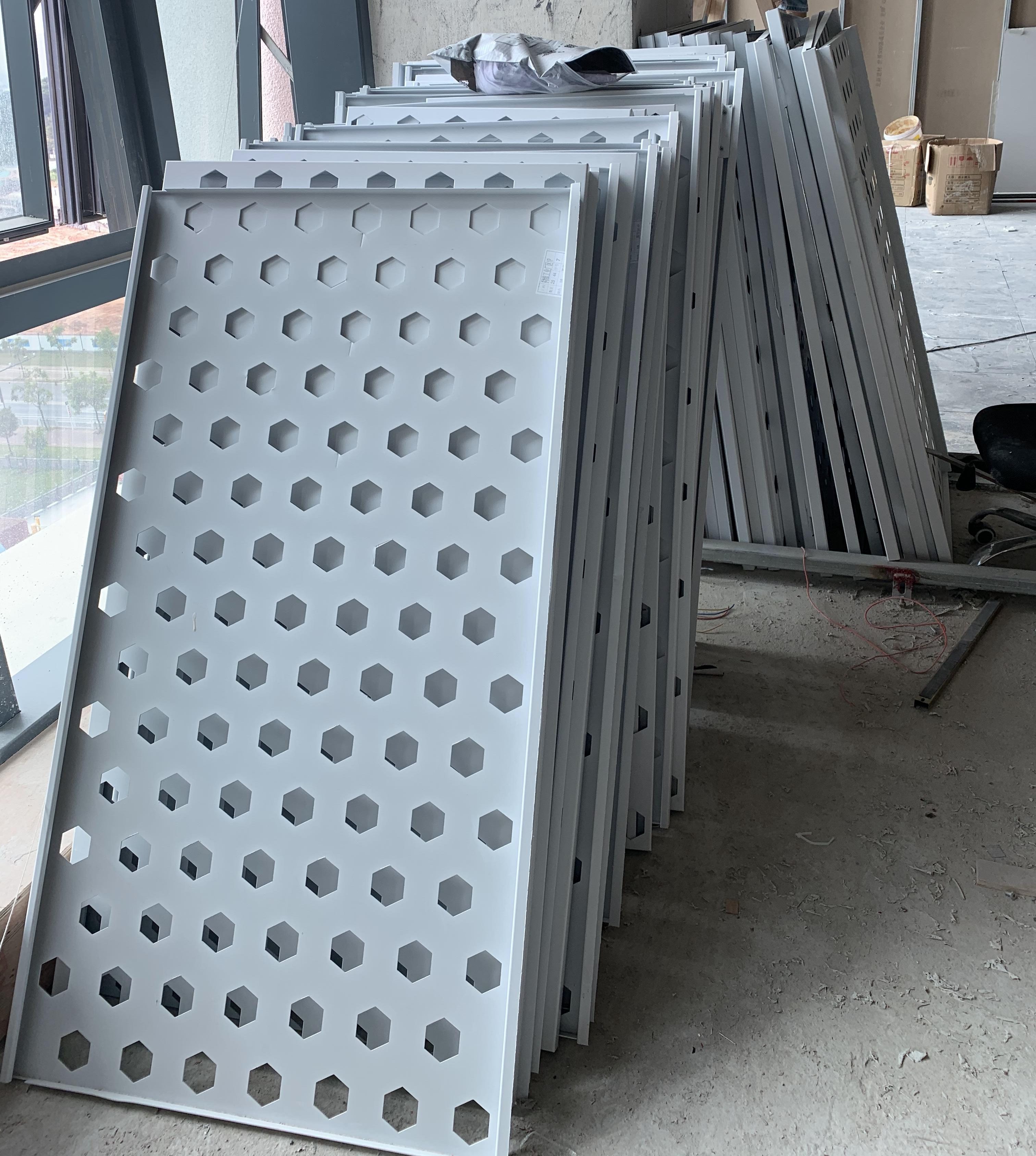 Tong Wei Electronic Perforated Ceiling